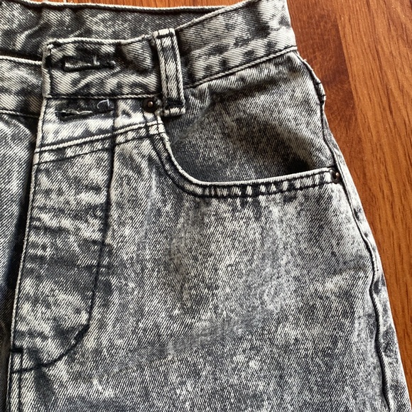 Vintage Acid Wash High Rise Denim Jeans - Picture 8 of 8